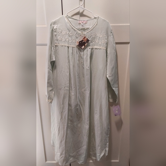 Oscar de la Renta Vintage Lt Blue Trim Embellishment Nightgown sz L
